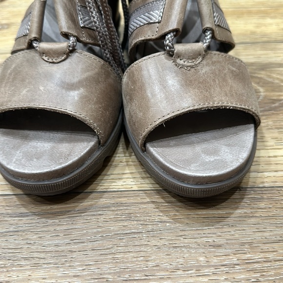 Like NEW 9.5 40.5 EU SOREL PLATFORMS SANDALS SHOES light tan Wedge - Picture 4 of 10